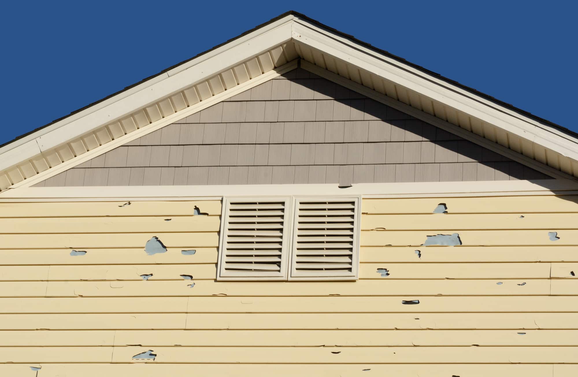 4 Signs You Need a Siding Replacement for Your Home