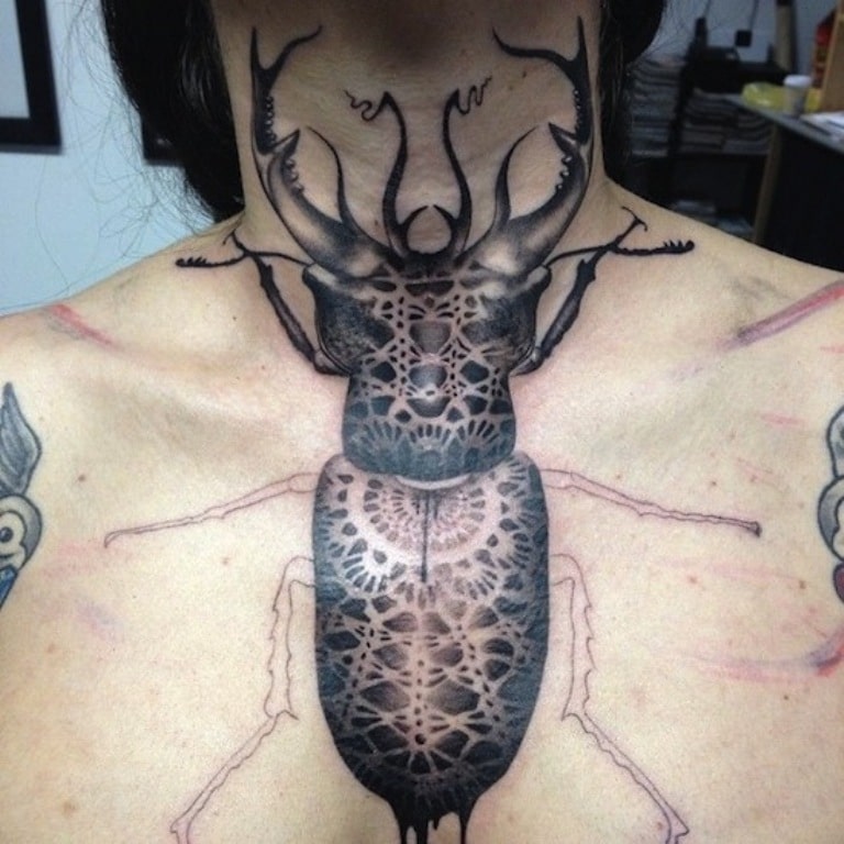 Big Bug on neck Tattoo showing Gangster side