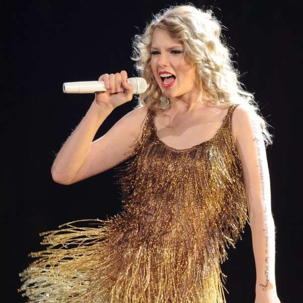 Taylor Swift - Golden Fringe Dress