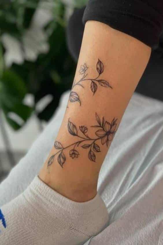 Unique and Meaningful Leg Vine Tattoo Ideas for Women
