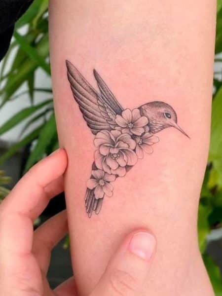 40+ Beautiful Designs of Hummingbird Tattoos for Women