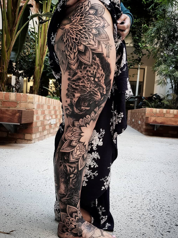 Beautiful and Amazing Tattoo on Leg