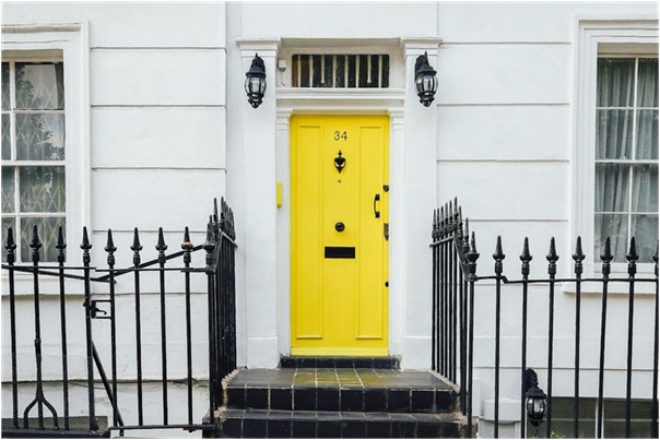 Year-Round Curb Appeal